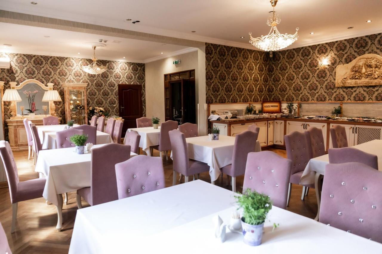 Olawian Hotel Olawa Ngoại thất bức ảnh
