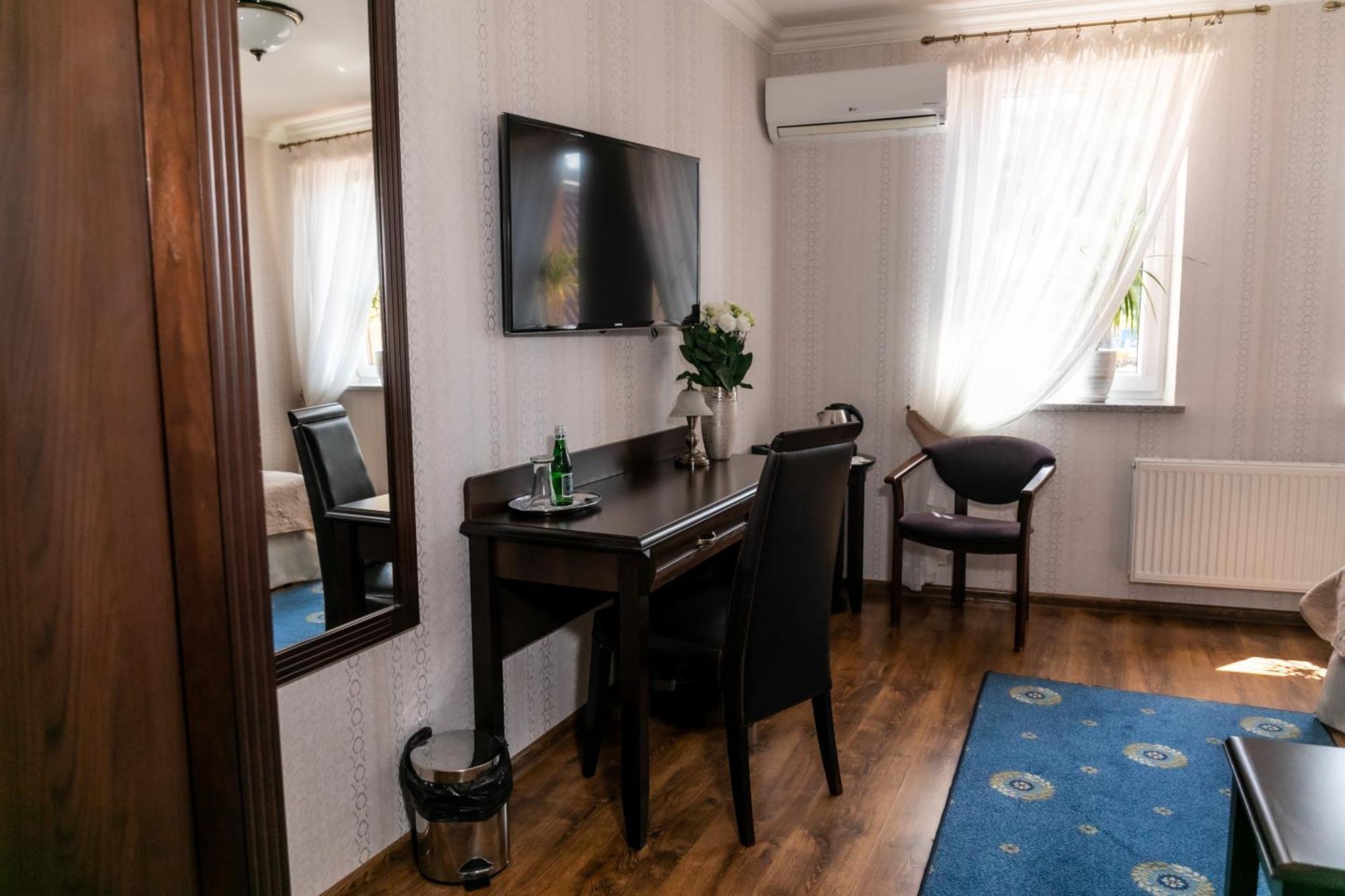 Olawian Hotel Olawa Ngoại thất bức ảnh