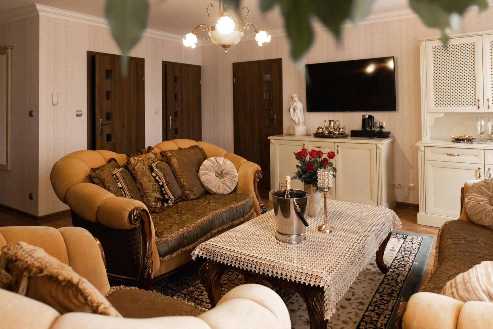 Olawian Hotel Olawa Ngoại thất bức ảnh