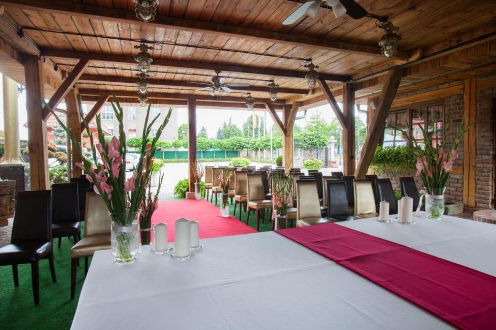 Olawian Hotel Olawa Ngoại thất bức ảnh