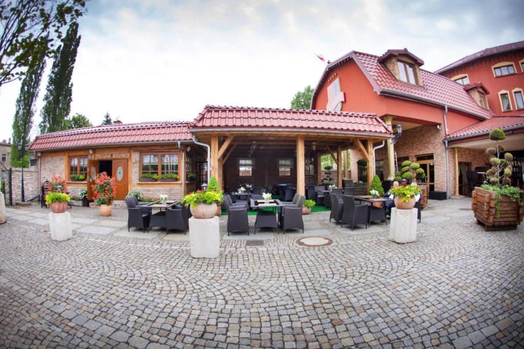 Olawian Hotel Olawa Ngoại thất bức ảnh